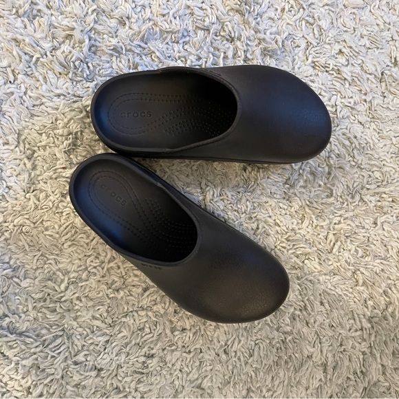 Crocs Dylan Platform Clogs - Picture 2 of 5